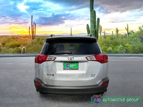 Used 2014 Toyota RAV4 XLE AWD/4WD image 8