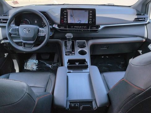 Certified 2024 Toyota Sienna XSE FWD image 15