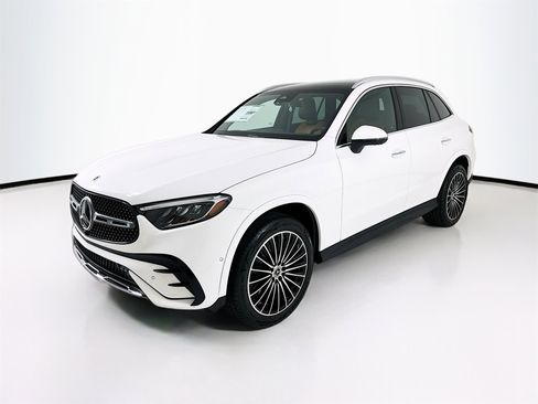 New 2026 Mercedes-Benz GLC 300 image 3