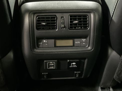 Used 2018 Nissan Pathfinder Platinum image 39