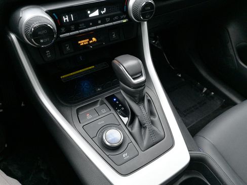 Used 2021 Toyota RAV4 XSE image 28