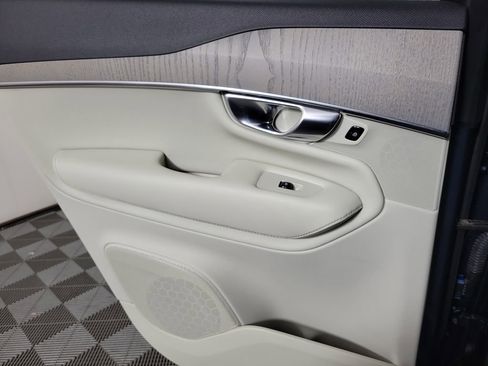 Certified 2024 Volvo XC90 T8 Plus AWD/4WD image 18