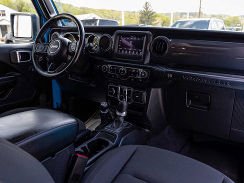 Used 2021 Jeep Wrangler Unlimited Sport AWD/4WD image 30