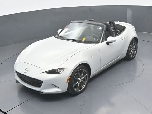 Used 2016 MAZDA MX-5 Miata Grand Touring image 41