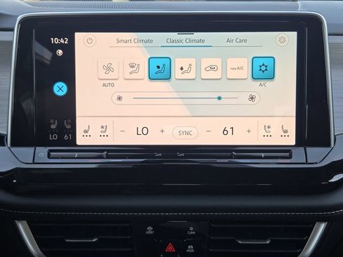 New 2026 Volkswagen Atlas Cross Sport SE FWD image 18