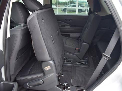 Used 2024 Nissan Pathfinder SV FWD image 52