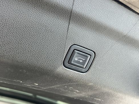 Used 2022 Cadillac Escalade Sport Platinum w/ Heavy-Duty Trailer Package image 27