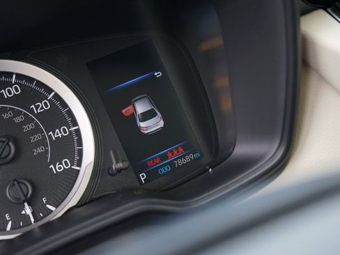 Used 2020 Toyota Corolla LE image 24