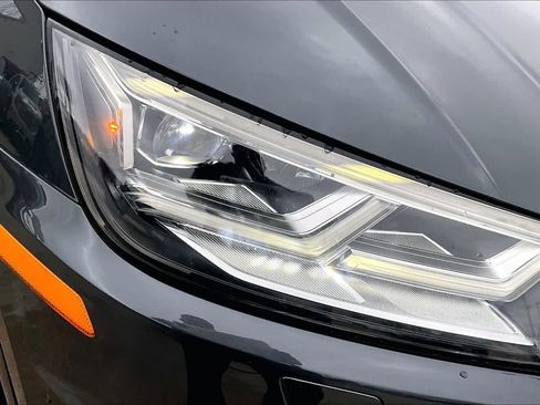 Used 2018 Audi Q5 2.0T Premium Plus w/ Premium Plus Package AWD/4WD image 28