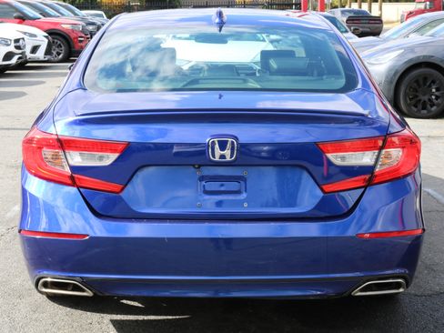Used 2018 Honda Accord Sport image 7