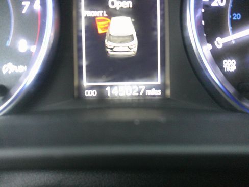 Used 2015 Toyota Highlander Limited Platinum image 33