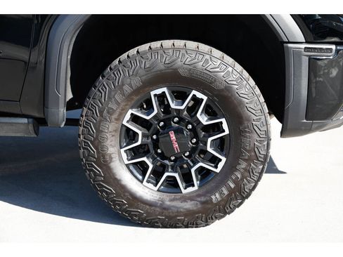 Used 2024 GMC Sierra 2500 AT4X AWD/4WD image 10