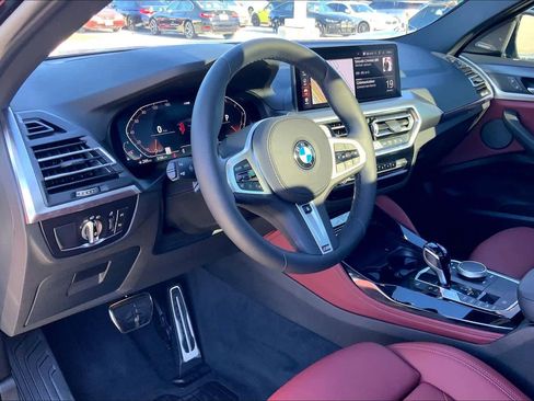 Certified 2025 BMW X4 xDrive30i w/ Premium Package image 17