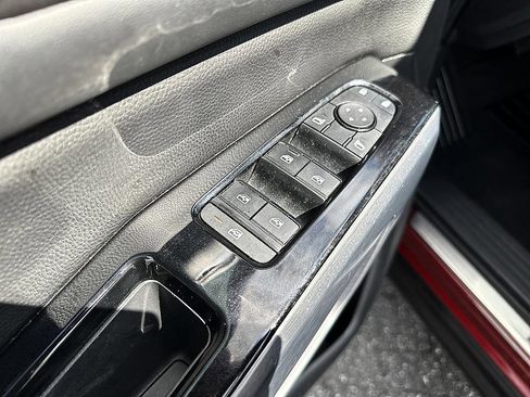 Certified 2022 Nissan Pathfinder SL w/ Lighting Package (N92) image 10