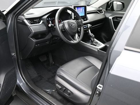 Used 2023 Toyota RAV4 XLE Premium FWD image 2
