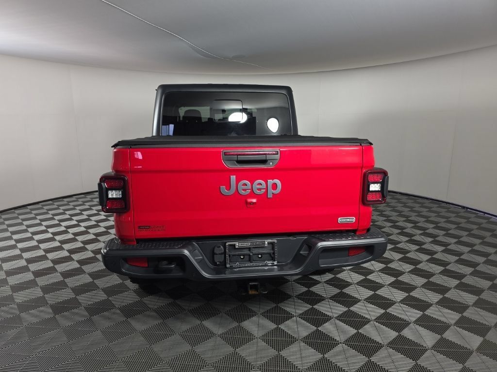Used 2020 Jeep Gladiator Overland AWD/4WD image 4
