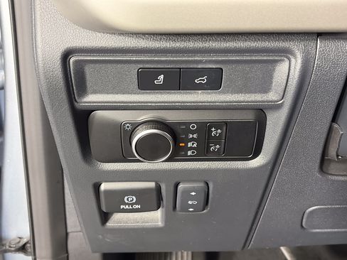 Used 2024 Ford Expedition XLT AWD/4WD image 30