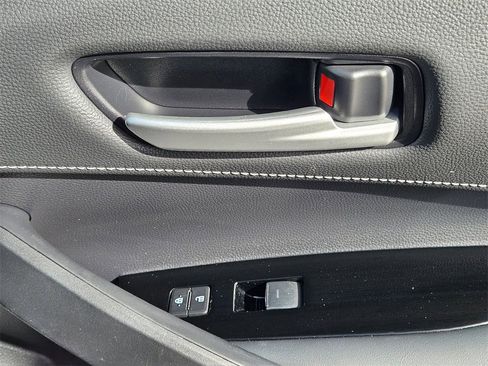 Used 2023 Toyota Corolla SE image 29