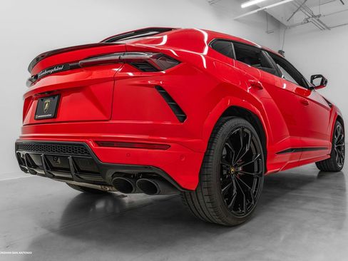 Used 2022 Lamborghini Urus AWD/4WD image 20