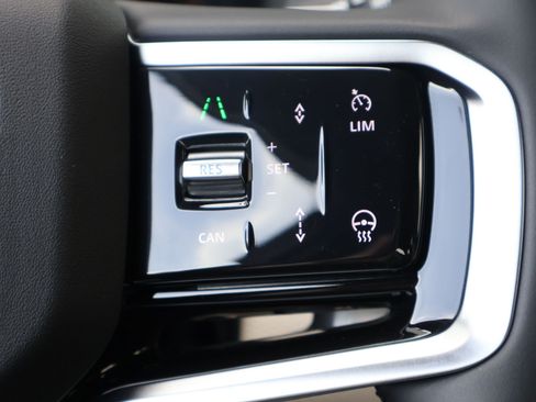 Certified 2025 Land Rover Discovery Sport Dynamic SE AWD/4WD image 17
