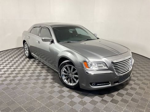 Used 2012 Chrysler 300 Limited RWD image 3