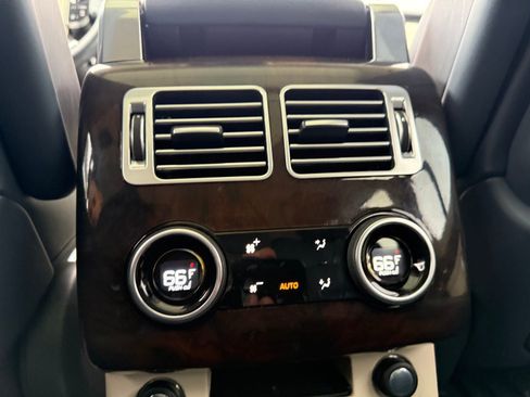 Used 2020 Land Rover Range Rover HSE image 21