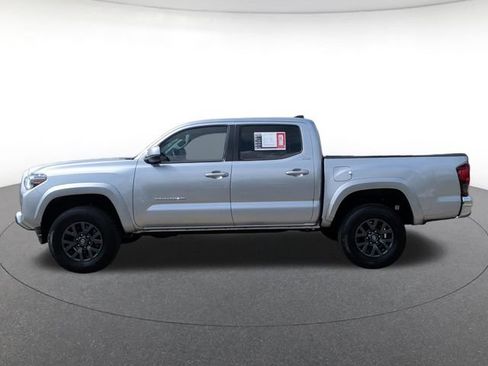 Used 2022 Toyota Tacoma SR5 w/ SR5 Appearance Package (SM) RWD image 3