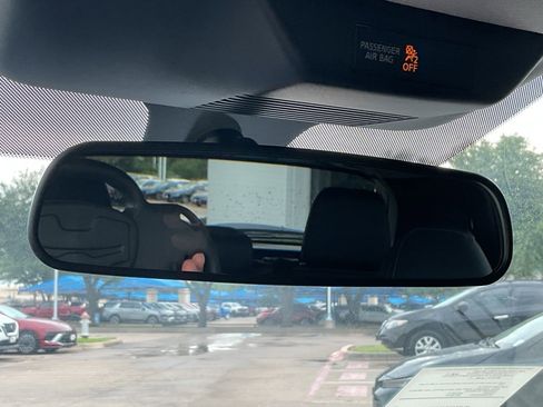 New 2025 Nissan Kicks SR image 28