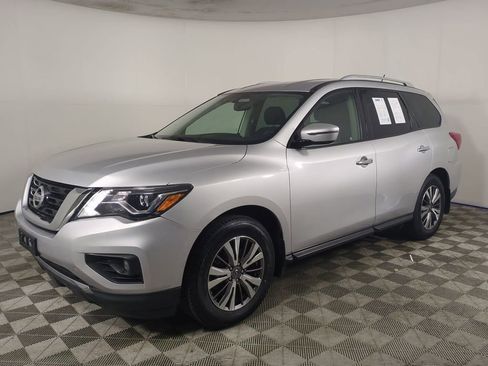 Used 2018 Nissan Pathfinder SV w/ Cargo Package image 9