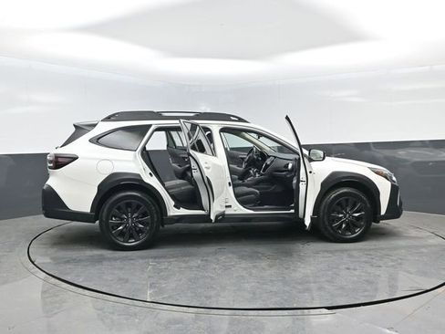 Used 2025 Subaru Outback Onyx Edition AWD/4WD image 26
