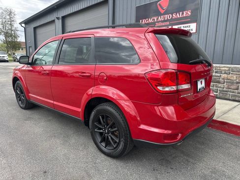 Used 2019 Dodge Journey SE w/ Connectivity Group FWD image 3