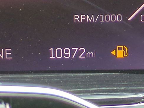 Certified 2025 Cadillac Escalade Sport w/ LPO, ONYX Package image 27