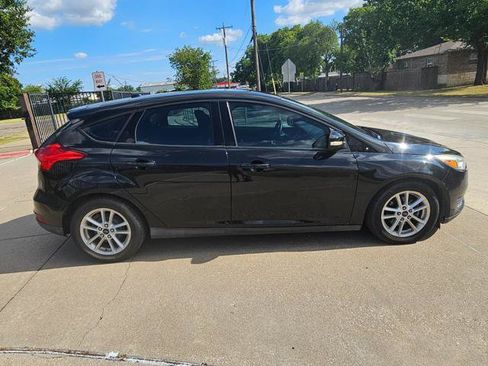 Used 2015 Ford Focus SE FWD image 6