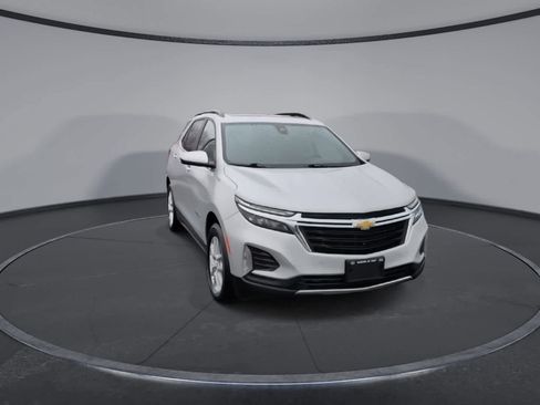 Used 2022 Chevrolet Equinox LT image 2