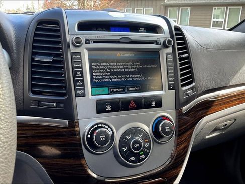 Used 2010 Hyundai Santa Fe GLS image 15