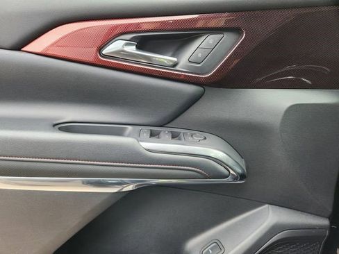 Certified 2025 Chevrolet Traverse Z71 AWD/4WD image 8