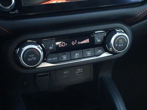 New 2025 Nissan Versa SR w/ Trunk Package FWD image 15
