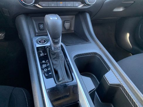 Used 2025 Nissan Sentra SV image 40