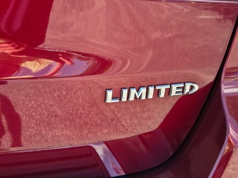 Used 2020 Jeep Grand Cherokee Limited AWD/4WD image 12