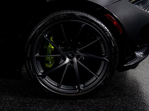 Used 2024 McLaren 750S Spider image 19