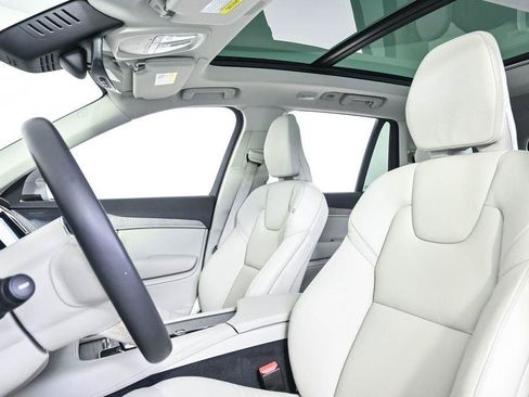 Certified 2024 Volvo XC90 T8 Plus w/ Protection Package Premier AWD/4WD image 7