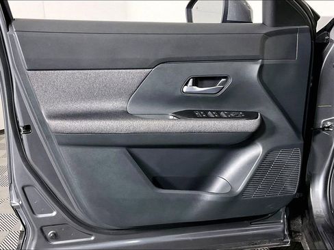 Certified 2025 Nissan Kicks SV image 24