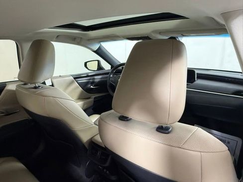 Used 2019 Lexus ES 350 w/ Premium Package FWD image 30