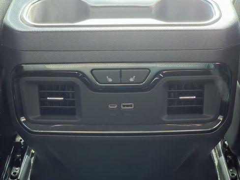Used 2022 GMC Sierra 1500 AT4 AWD/4WD image 31