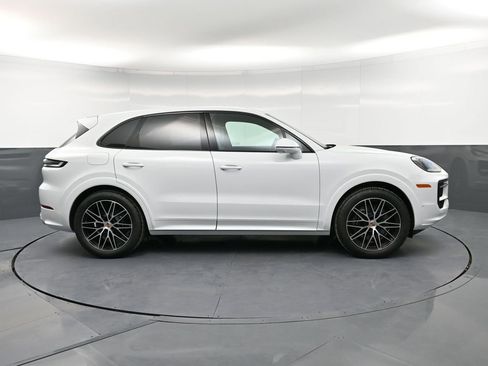 New 2026 Porsche Cayenne AWD/4WD image 9
