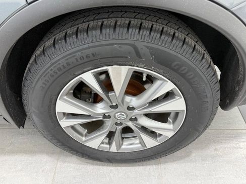 Used 2017 Nissan Murano S image 5