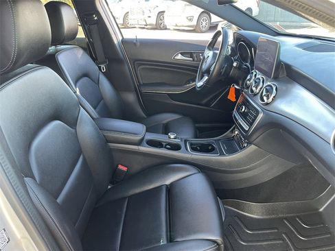 Used 2018 Mercedes-Benz GLA 250 4MATIC image 12