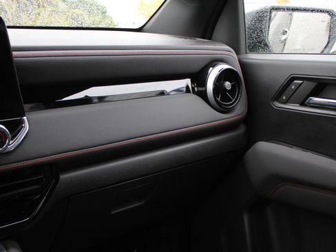 Used 2023 Chevrolet Colorado Z71 image 40