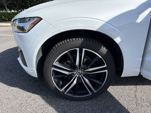 Used 2020 Volvo XC60 T5 R-Design w/ Protection Package Premier image 24