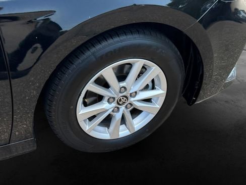 Used 2025 Toyota Camry LE FWD image 11